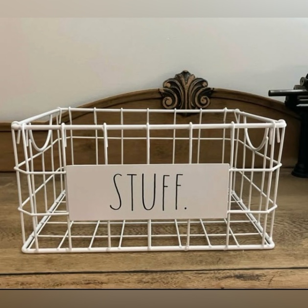 Rae Dunn Wire Metal Basket
12" x 8" x 6" Stuff